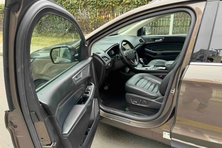 Used Ford Edge 2015 2.0T GTDi Two-Wheel-Drive High-Line Version Interior 3