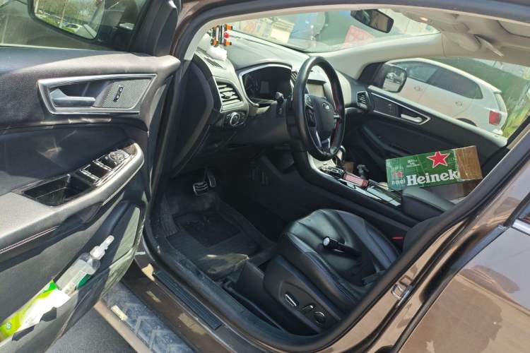 Used Ford Edge 2015 2.7T GTDi 4x4 Sporty 7-Seater Interior 3