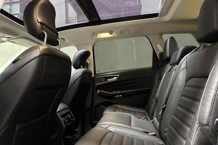 Used Ford Edge 2015 2.0T GTDi Two-Wheel-Drive High-Line Version Interior 6