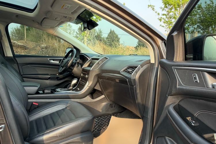 Used Ford Edge 2015 2.0T GTDi 4x4 High-Grade Model Interior 7