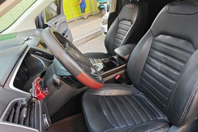 Used Ford Edge 2015 2.0T GTDi Two-Wheel-Drive Platinum Edition Left Front Seat