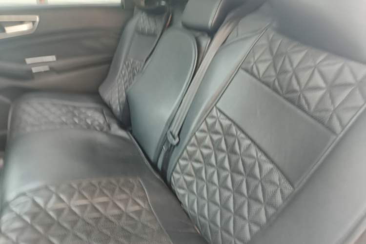 Used Ford Edge 2015 2.0T GTDi Two-Wheel-Drive High-Line Version Left Rear Seat