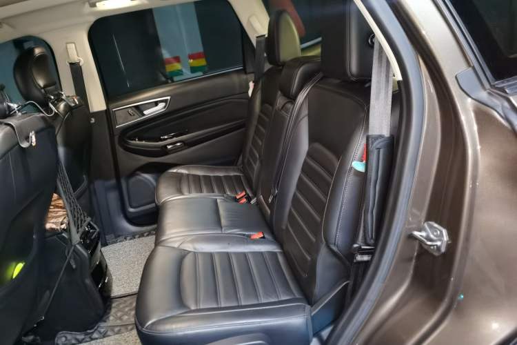 Used Ford Edge 2015 2.0T GTDi Two-Wheel-Drive High-Line Version Left Rear Seat