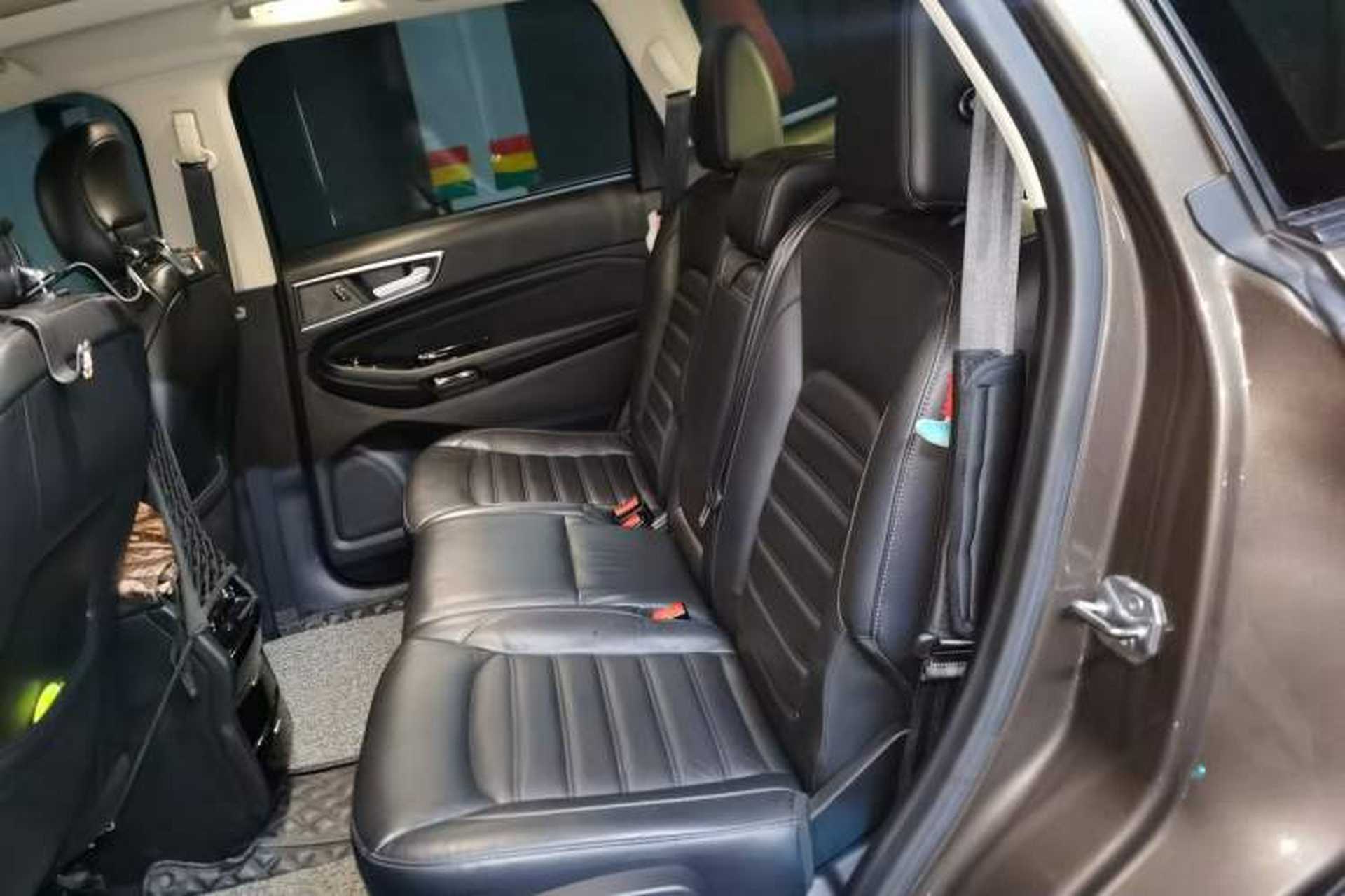 Used Ford Edge 2015 2.0T GTDi Two-Wheel-Drive High-Line Version Left Rear Seat