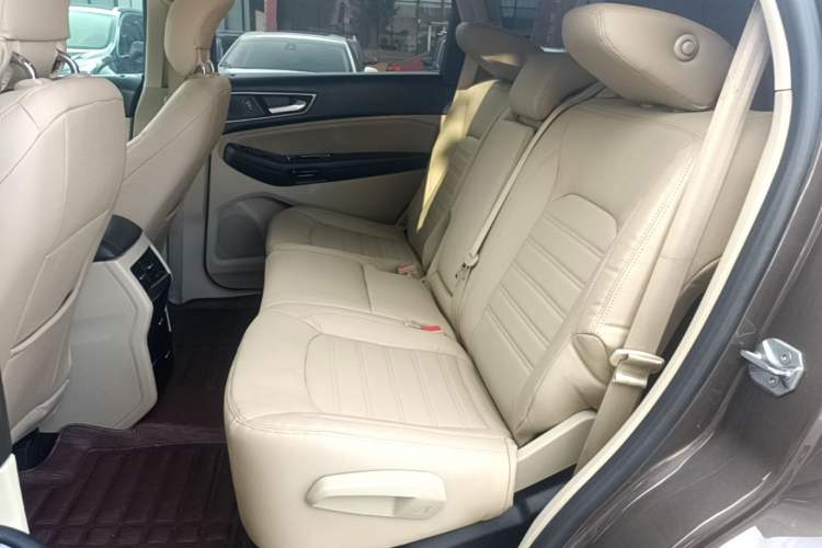 Used Ford Edge 2015 2.0T GTDi Two-Wheel-Drive Elite Edition Left Rear Seat