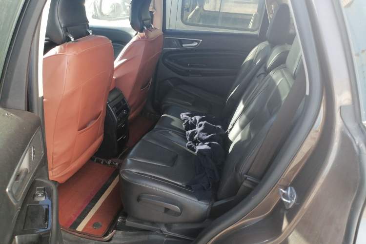 Used Ford Edge 2015 2.0T GTDi Four-Wheel Drive Prestige Model Left Rear Seat