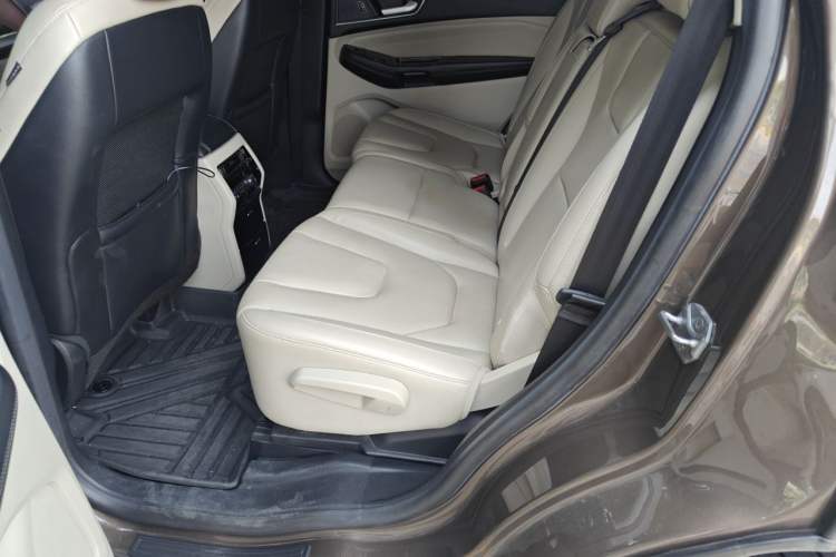 Used Ford Edge 2015 2.7T GTDi 4x4 Prestige 7-Seater Left Rear Seat