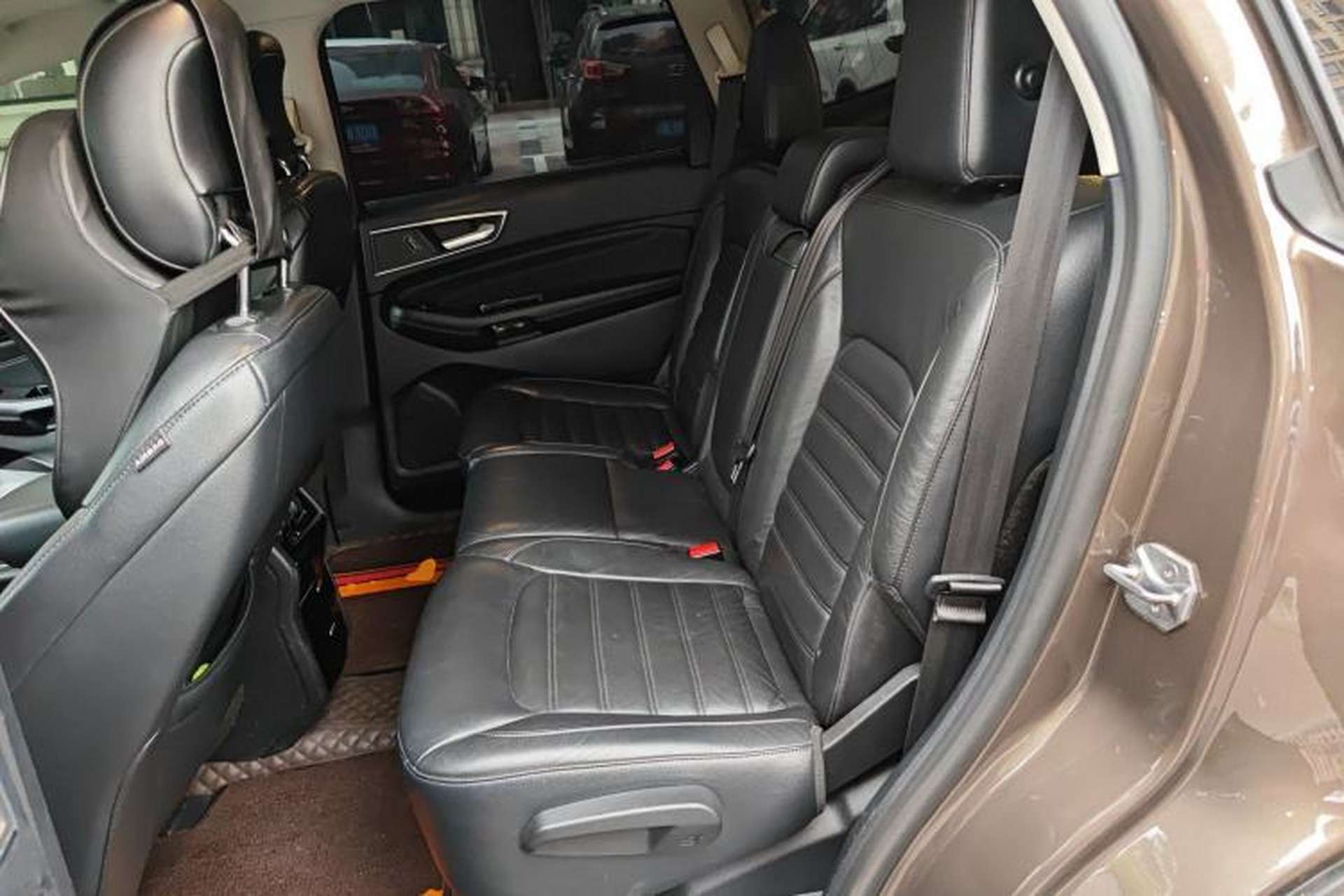 Used Ford Edge 2015 2.0T GTDi Two-Wheel-Drive High-Line Version Left Rear Seat