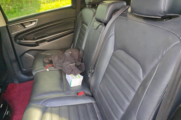 Used Ford Edge 2015 2.0T GTDi Two-Wheel-Drive High-Line Version Left Rear Seat