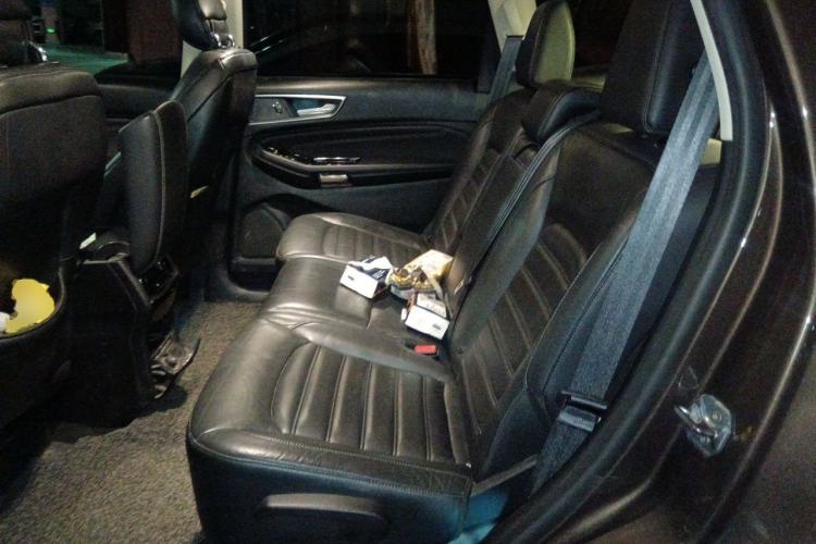 Used Ford Edge 2015 2.0T GTDi Two-Wheel-Drive High-Line Version Left Rear Seat
