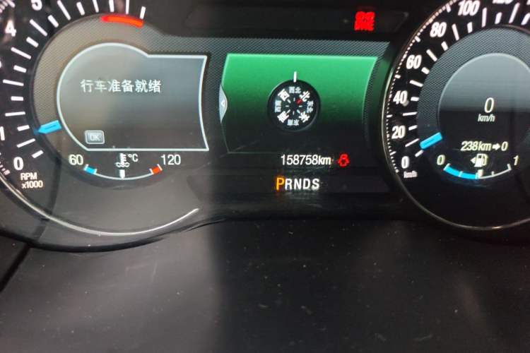 Used Ford Edge 2015 2.0T GTDi Four-Wheel Drive Prestige Model Odometer Close Up