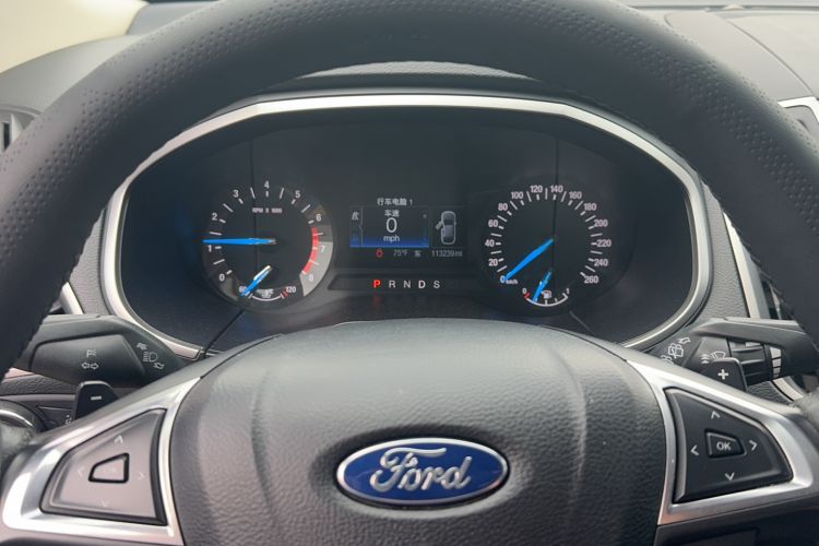 Used Ford Edge 2015 2.0T GTDi Two-Wheel-Drive Platinum Edition Odometer Close Up