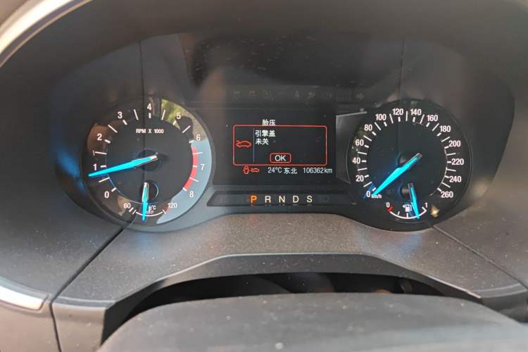 Used Ford Edge 2015 2.0T GTDi Two-Wheel-Drive Platinum Edition Odometer Close Up