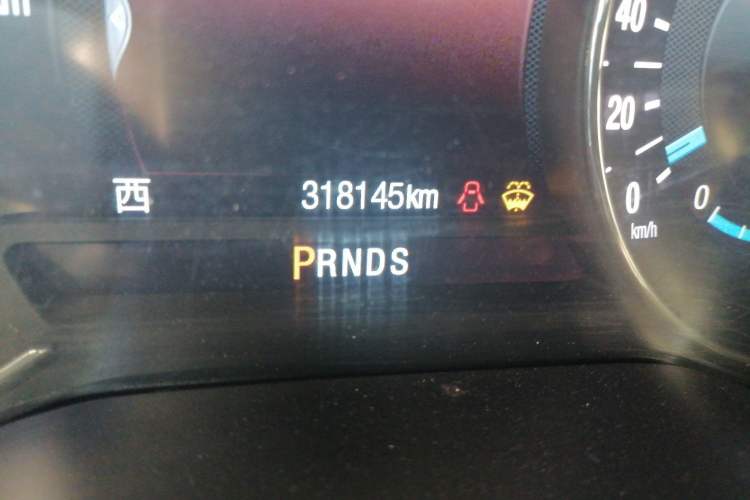 Used Ford Edge 2015 2.0T GTDi Four-Wheel Drive Prestige Model Odometer Close Up