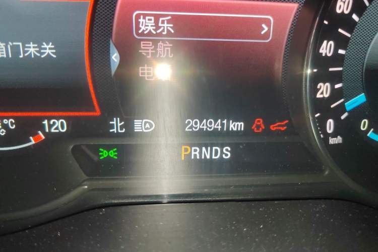 Used Ford Edge 2015 2.7T GTDi 4x4 Prestige 7-Seater Odometer Close Up