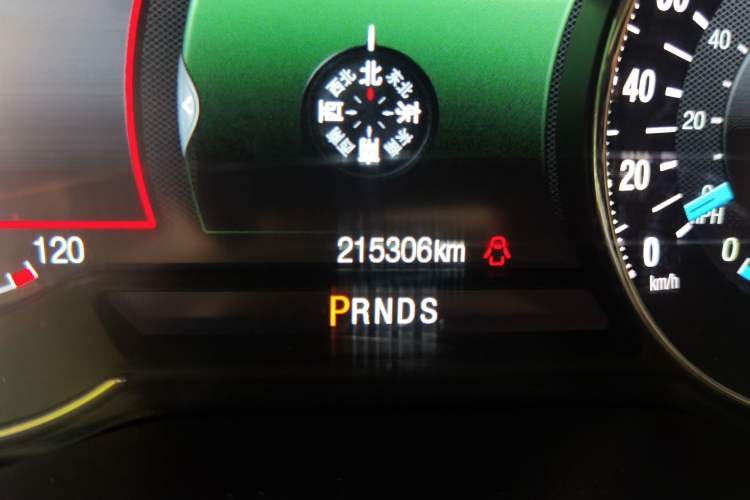 Used Ford Edge 2015 2.0T GTDi Four-Wheel Drive Prestige Model Odometer Close Up