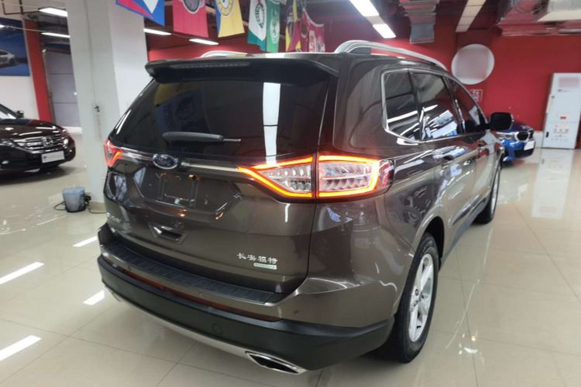 Used Ford Edge 2015 2.0T GTDi Two-Wheel-Drive Elite Edition Rear Right 45 Deg