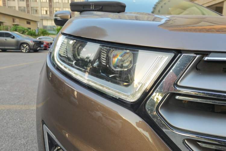 Used Ford Edge 2015 2.0T GTDi Four-Wheel Drive Prestige Model Right Front Headlight