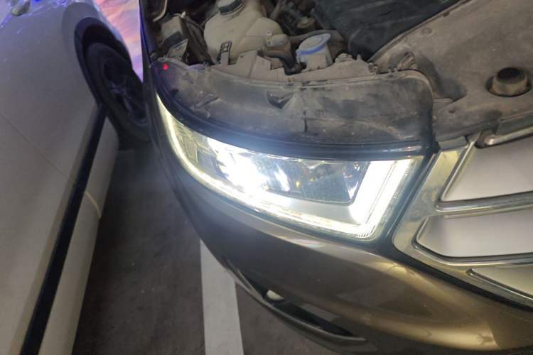 Used Ford Edge 2015 2.0T GTDi 4x4 High-Grade Model Right Front Headlight