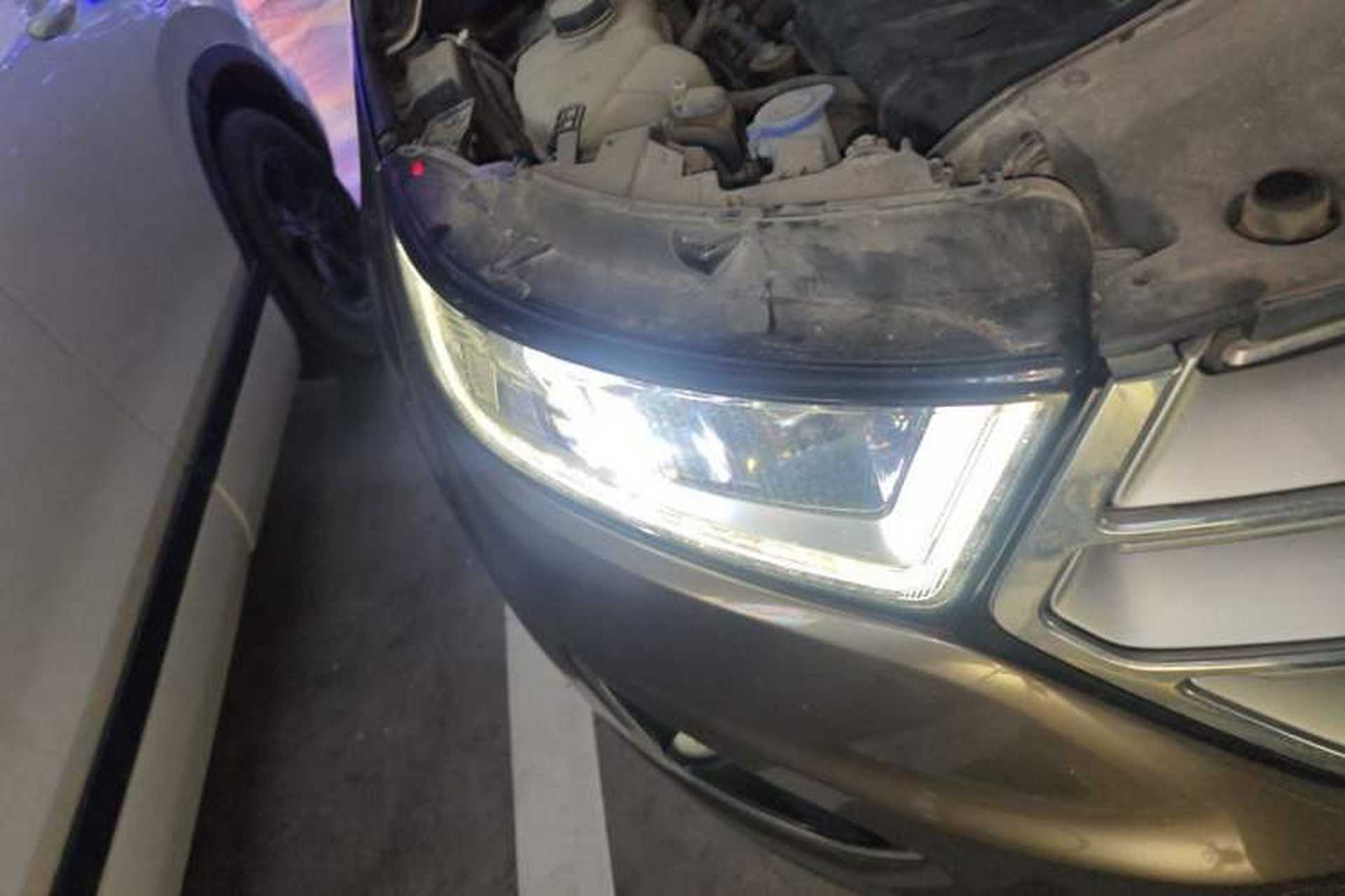 Used Ford Edge 2015 2.0T GTDi 4x4 High-Grade Model Right Front Headlight