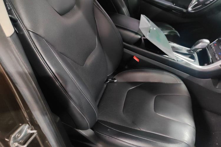 Used Ford Edge 2015 2.0T GTDi Four-Wheel Drive Prestige Model Right Front Seat