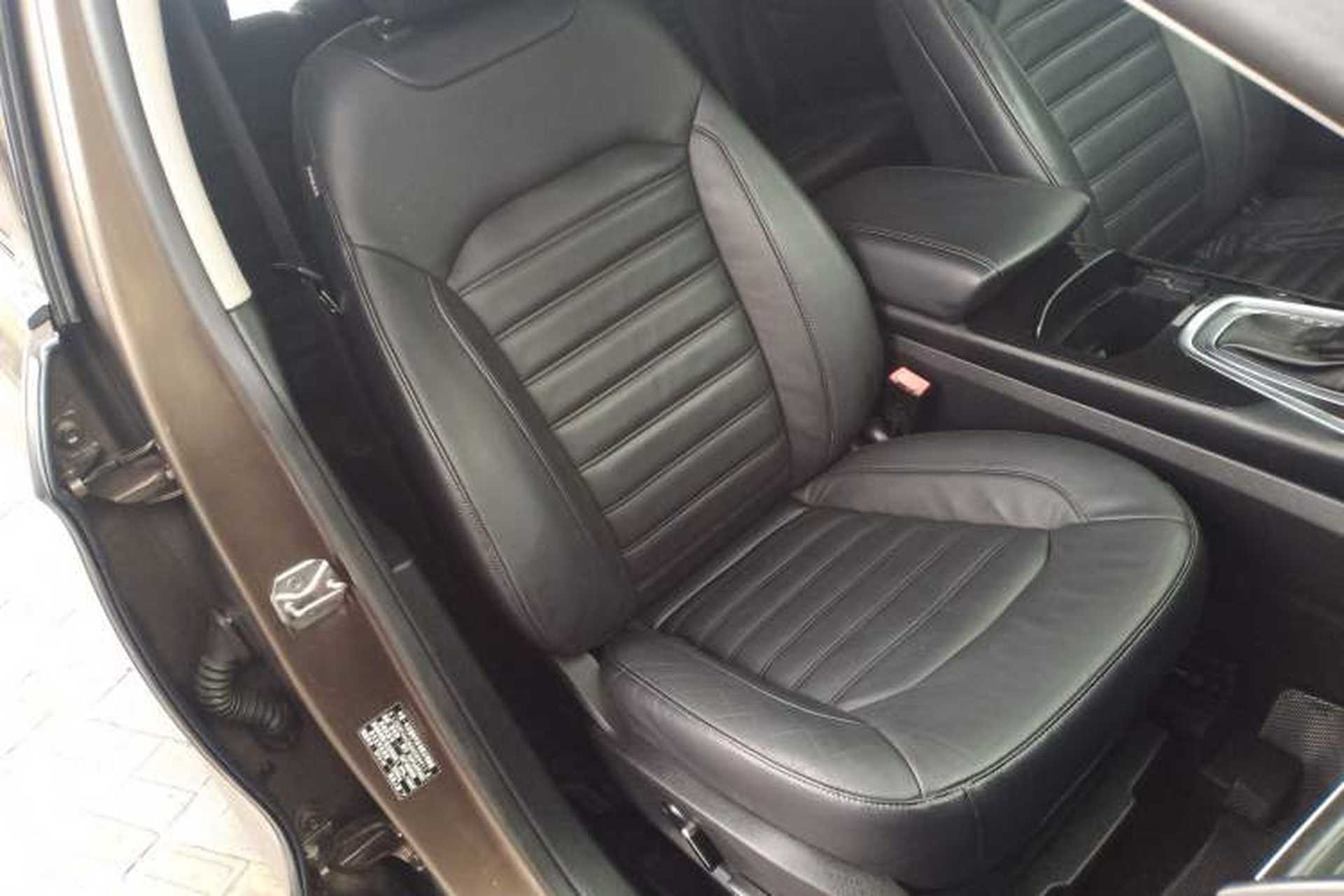 Used Ford Edge 2015 2.0T GTDi 4x4 High-Grade Model Right Front Seat