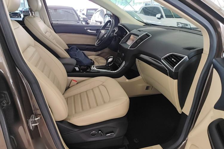 Used Ford Edge 2015 2.0T GTDi Two-Wheel-Drive High-Line Version Right Front Seat