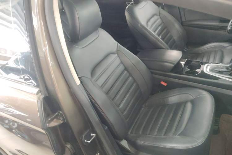 Used Ford Edge 2015 2.0T GTDi 4x4 High-Grade Model Right Front Seat