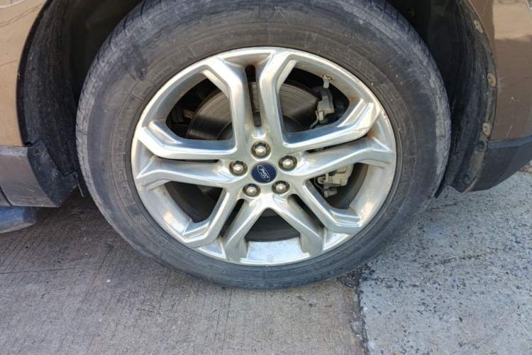 Used Ford Edge 2015 2.0T GTDi 4x4 High-Grade Model Right Front Wheel Hub