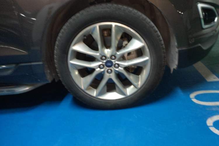 Used Ford Edge 2015 2.0T GTDi Four-Wheel Drive Prestige Model Right Front Wheel Hub
