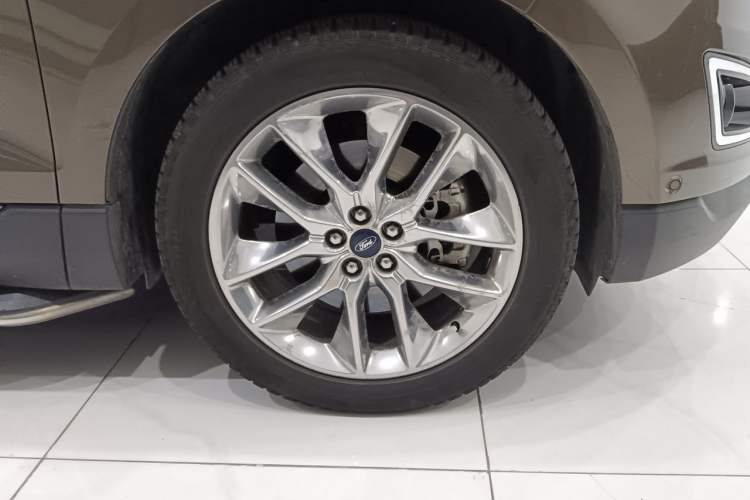 Used Ford Edge 2015 2.7T GTDi 4x4 Prestige 7-Seater Right Front Wheel Hub