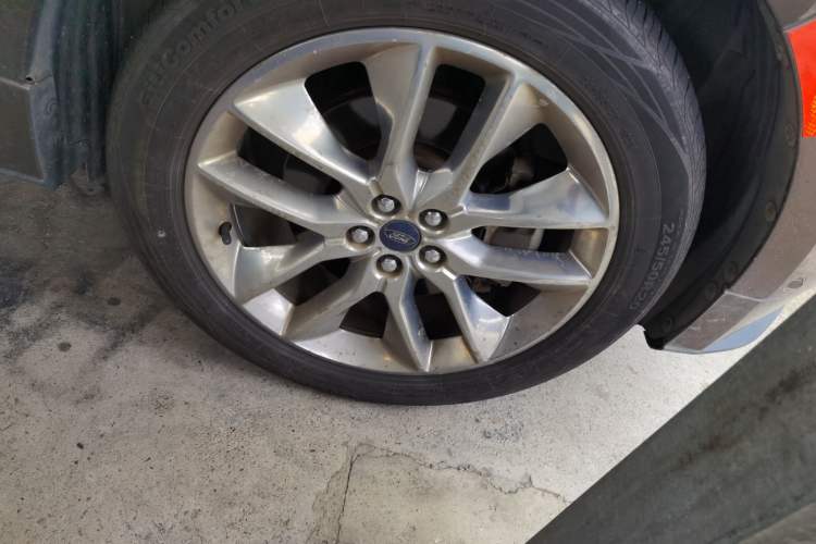 Used Ford Edge 2015 2.0T GTDi Four-Wheel Drive Prestige Model Right Front Wheel Hub