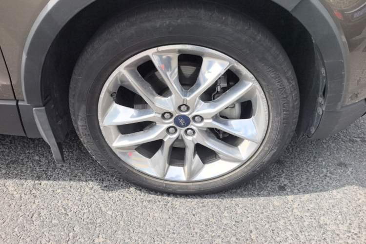 Used Ford Edge 2015 2.7T GTDi 4x4 Prestige 7-Seater Right Front Wheel Hub
