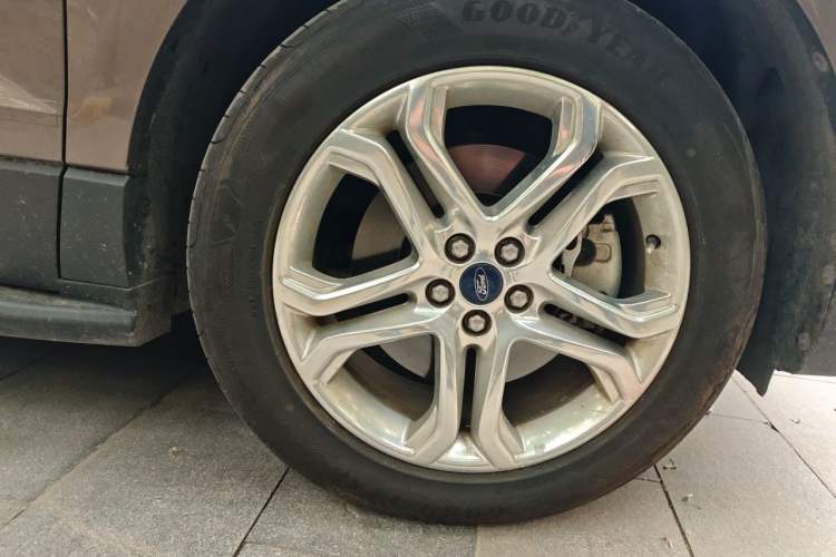 Used Ford Edge 2015 2.0T GTDi 4x4 High-Grade Model Right Front Wheel Hub