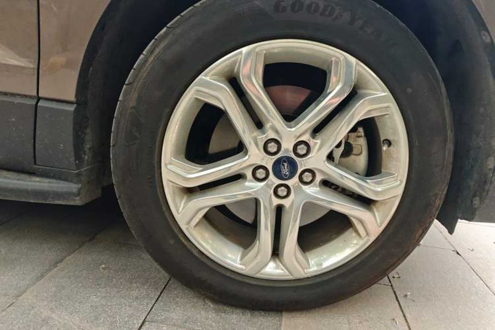 Used Ford Edge 2015 2.0T GTDi 4x4 High-Grade Model Right Front Wheel Hub