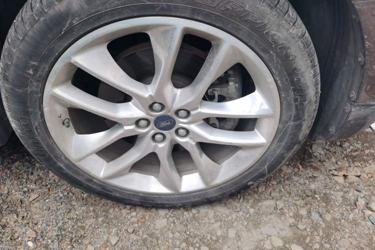 Used Ford Edge 2015 2.0T GTDi Four-Wheel Drive Prestige Model Right Front Wheel Hub