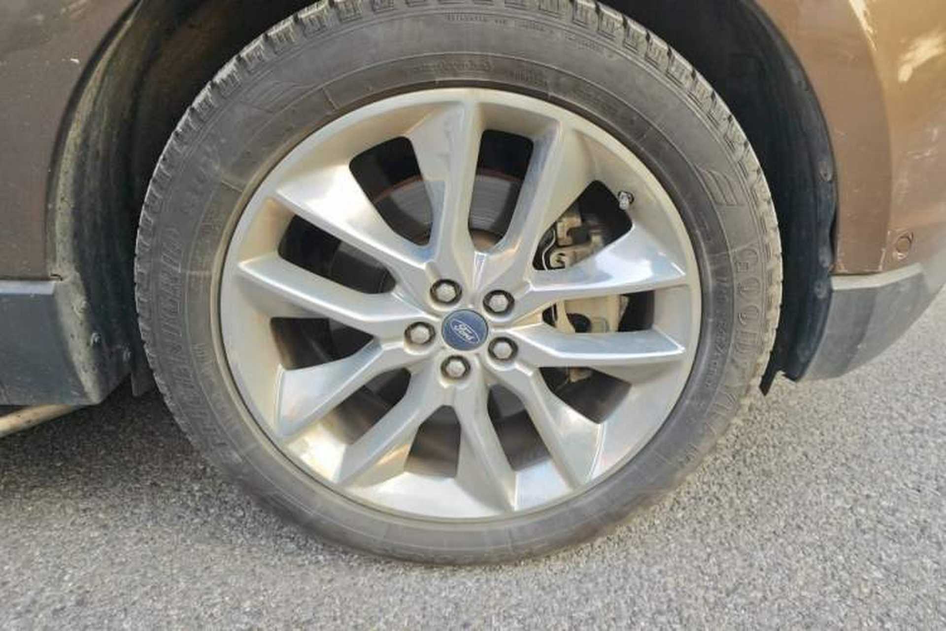 Used Ford Edge 2015 2.0T GTDi Four-Wheel Drive Prestige Model Right Front Wheel Hub
