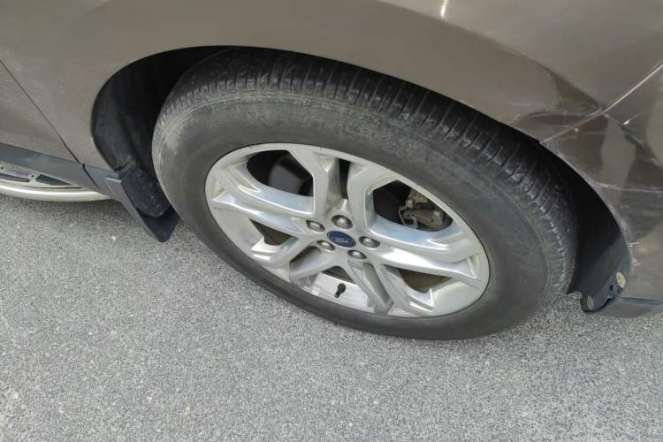 Used Ford Edge 2015 2.0T GTDi 4x4 High-Grade Model Right Front Wheel Hub