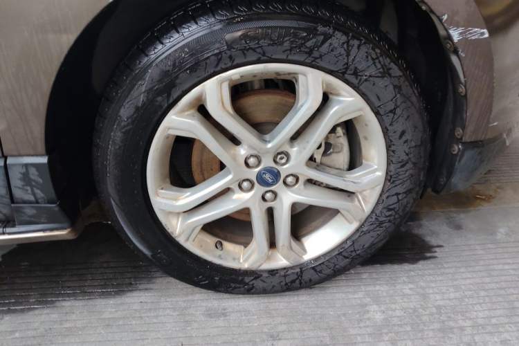 Used Ford Edge 2015 2.0T GTDi 4x4 High-Grade Model Right Front Wheel Hub