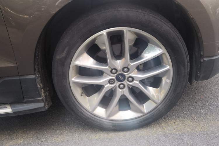 Used Ford Edge 2015 2.0T GTDi Four-Wheel Drive Prestige Model Right Front Wheel Hub