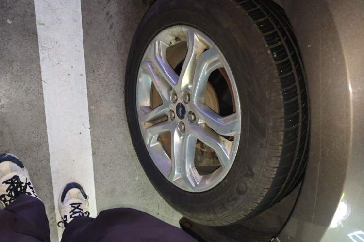 Used Ford Edge 2015 2.0T GTDi 4x4 High-Grade Model Right Front Wheel Hub