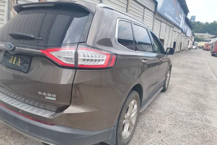Used Ford Edge 2015 2.0T GTDi Two-Wheel-Drive High-Line Version Right Rear Taillight