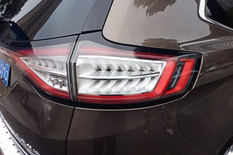 Used Ford Edge 2015 2.0T GTDi 4x4 High-Grade Model Right Rear Taillight