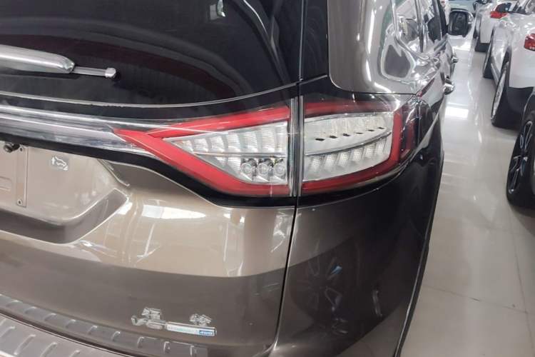 Used Ford Edge 2015 2.0T GTDi 4x4 High-Grade Model Right Rear Taillight