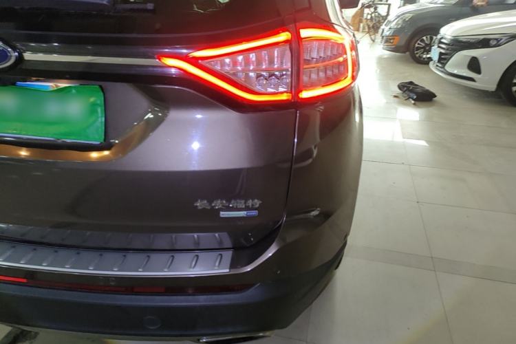 Used Ford Edge 2015 2.0T GTDi Four-Wheel Drive Prestige Model Right Rear Taillight