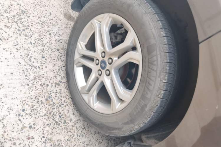 Used Ford Edge 2015 2.0T GTDi Two-Wheel-Drive High-Line Version Right Rear Wheel Hub