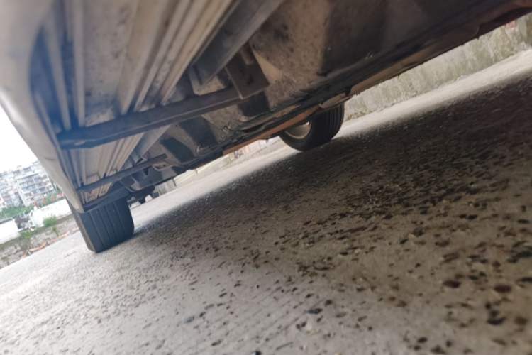 Used Ford Edge 2015 2.0T GTDi Two-Wheel-Drive High-Line Version Right Side Sill