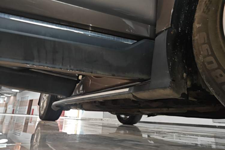 Used Ford Edge 2015 2.0T GTDi 4x4 High-Grade Model Right Side Sill
