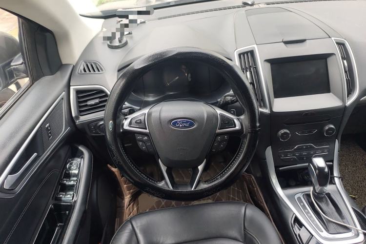 Used Ford Edge 2015 2.0T GTDi Two-Wheel-Drive High-Line Version Steering Wheel