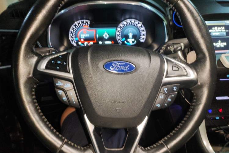 Used Ford Edge 2015 2.0T GTDi Four-Wheel Drive Prestige Model Steering Wheel